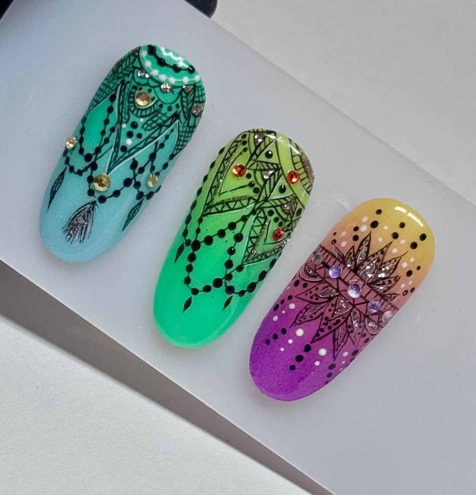 Mandala signature : dégradés et lignes fines